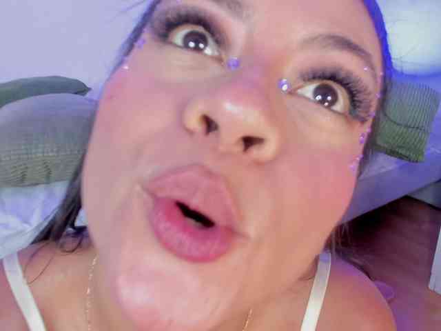 AngelSavagee webcam