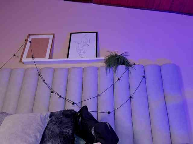 AngelSavagee webcam