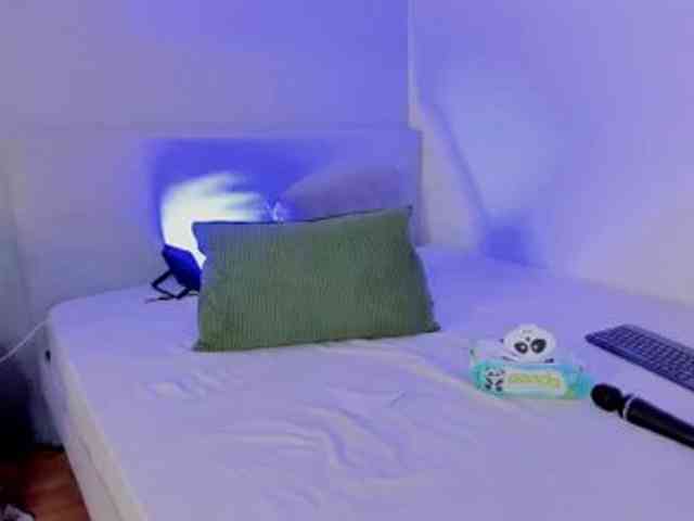 AngelSavagee webcam