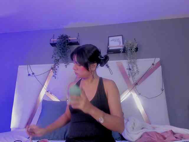 AngelSavagee webcam