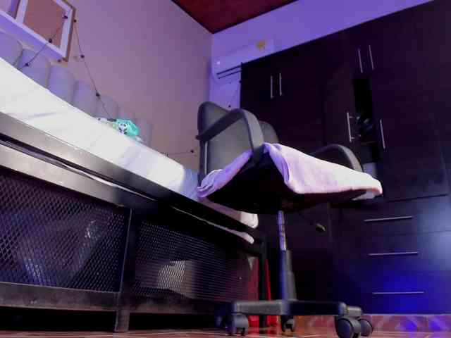 AngelSavagee webcam