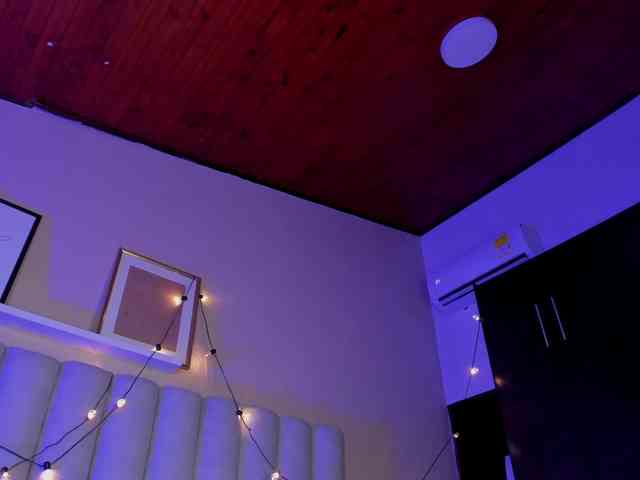 AngelSavagee webcam