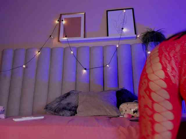 AngelSavagee webcam