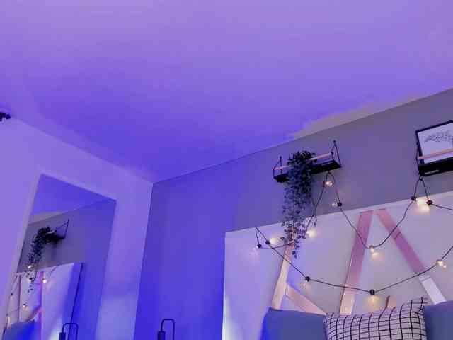AngelSavagee webcam