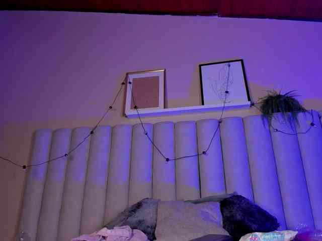 AngelSavagee webcam
