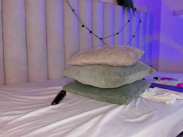 AngelSavagee webcam