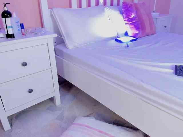 AngelSavagee webcam