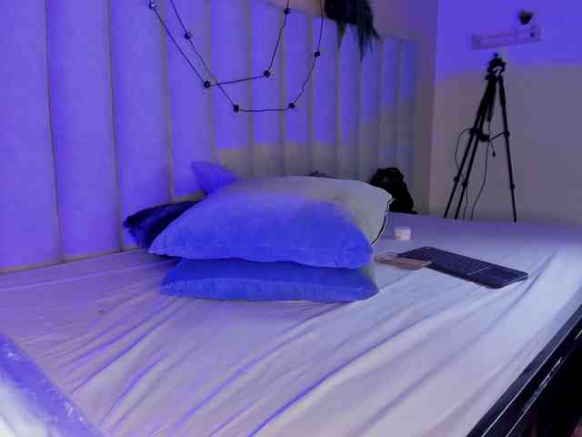 AngelSavagee webcam