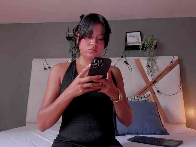 AngelSavagee webcam