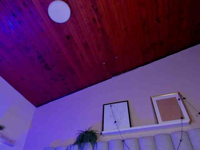 AngelSavagee webcam