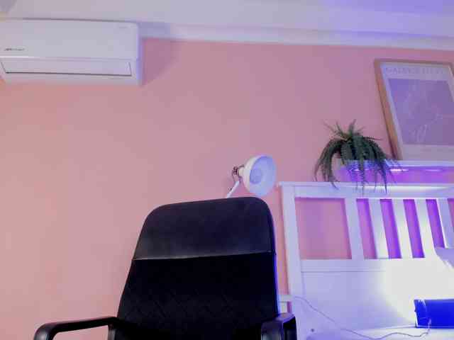 AngelSavagee webcam