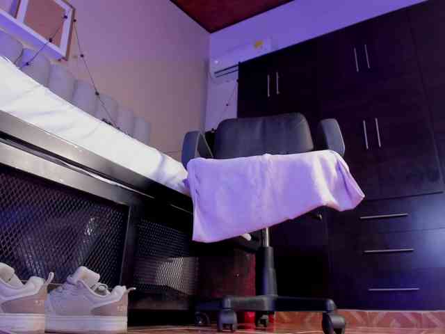 AngelSavagee webcam