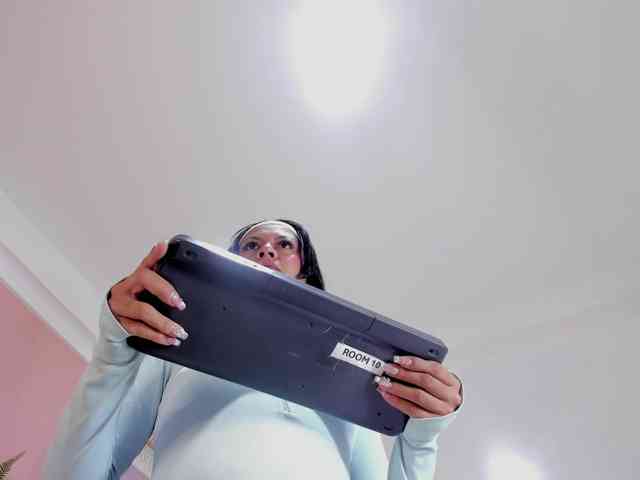 AngelSavagee webcam