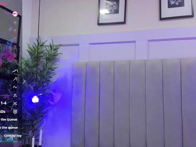 EmmaRogers live cam on BongaCams
