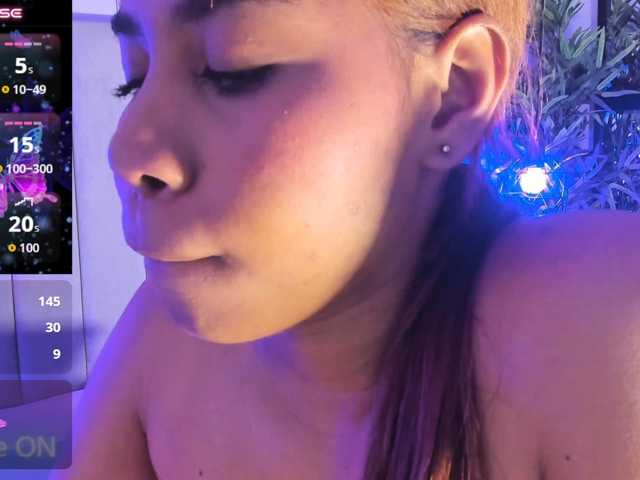 EmmaRogers live cam on BongaCams