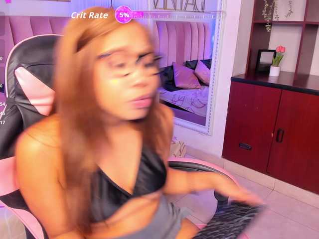 EmmaRogers live cam on BongaCams