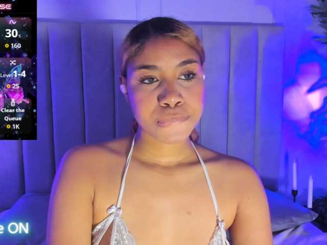 EmmaRogers live cam on BongaCams