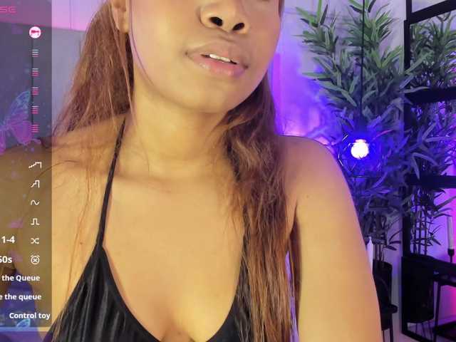 EmmaRogers live cam on BongaCams
