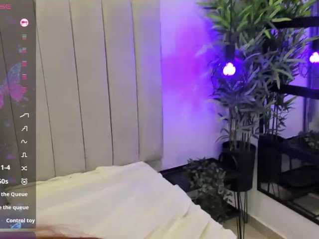 EmmaRogers live cam on BongaCams