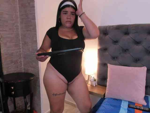 KARLA-NAUGHTY webcam