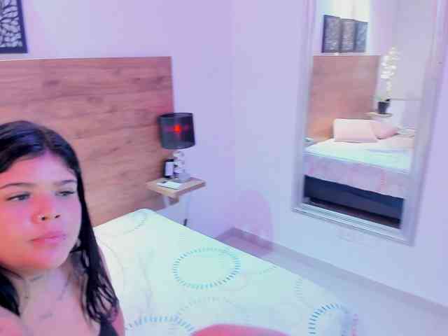 KARLA-NAUGHTY webcam
