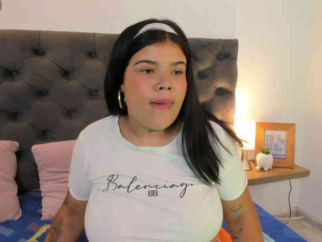 KARLA-NAUGHTY webcam