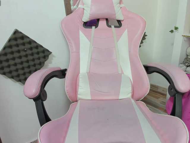 connyblonde live cam on BongaCams