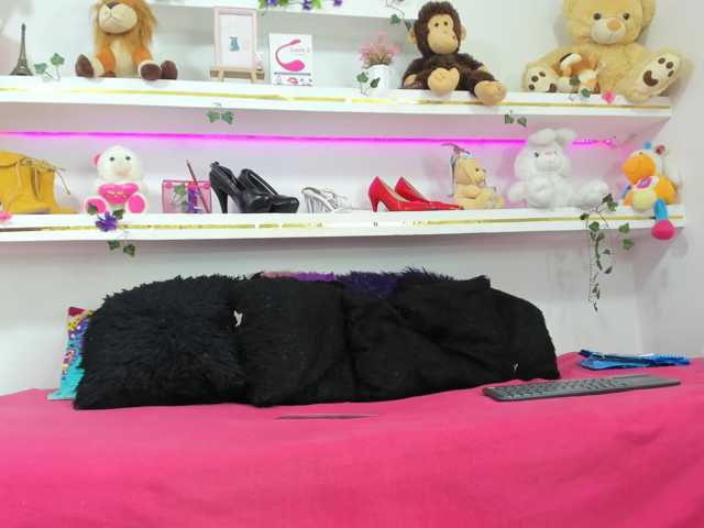connyblonde live cam on BongaCams