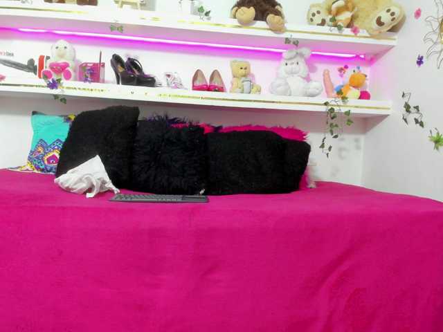 connyblonde live cam on BongaCams