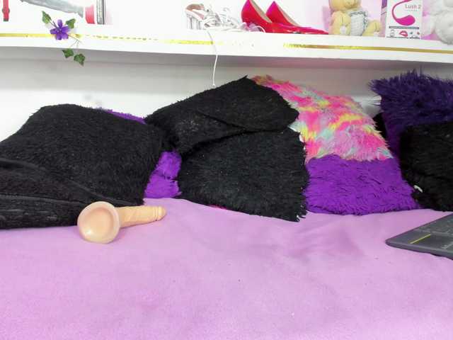 connyblonde live cam preview