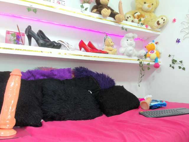 connyblonde live cam on BongaCams