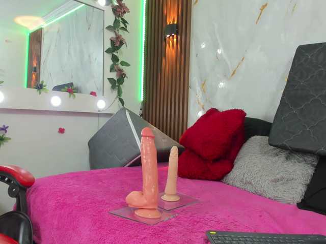 connyblonde live cam on BongaCams