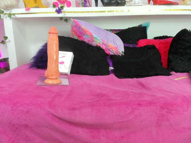 connyblonde, live now on BongaCams