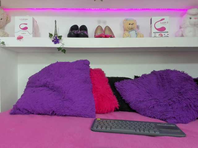 connyblonde live cam on BongaCams