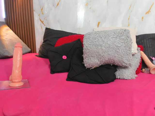 connyblonde live cam on BongaCams