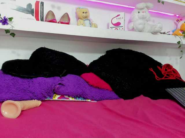connyblonde live cam on BongaCams