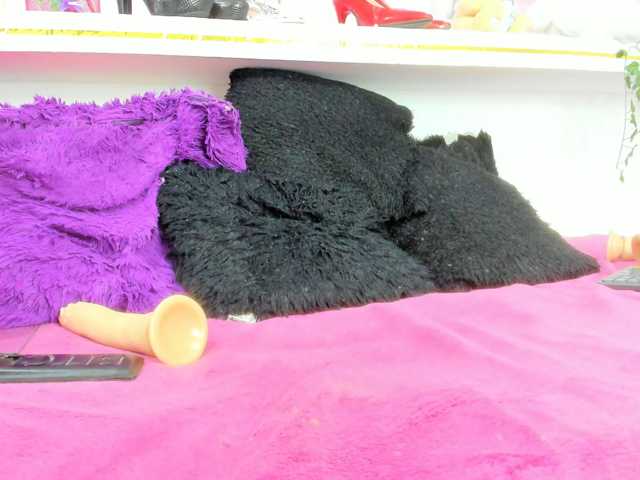 connyblonde, en directo ahora en BongaCams