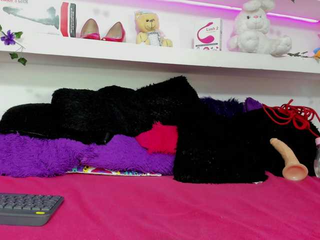 connyblonde live cam on BongaCams