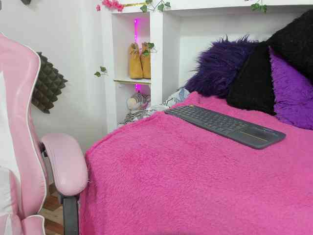 connyblonde webcam