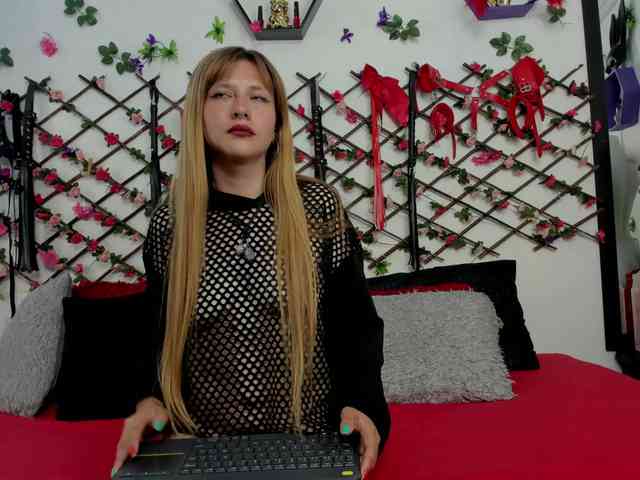 connyblonde webcam