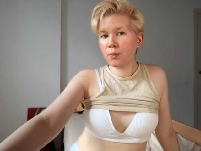 Larast live cam on BongaCams