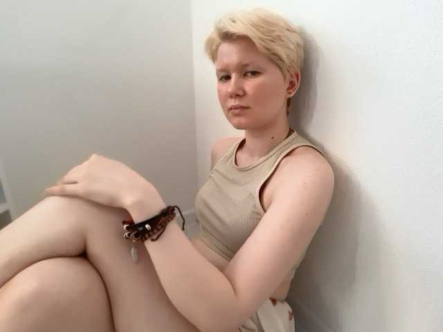 Larast live cam on BongaCams