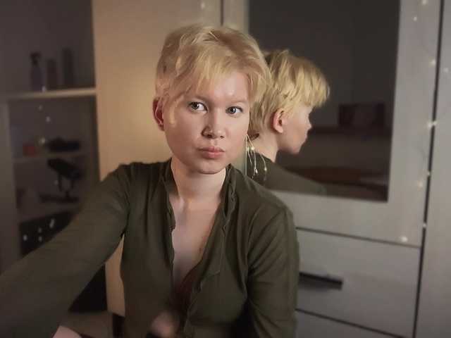 Larast live cam on BongaCams