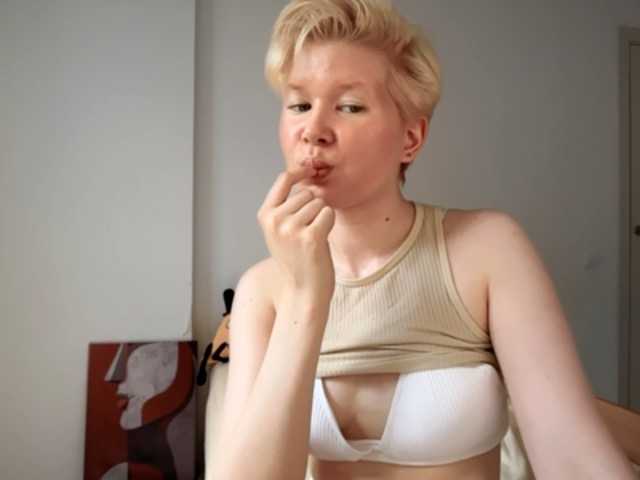 Larast live cam on BongaCams