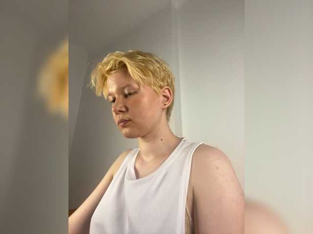 Larast live cam on BongaCams