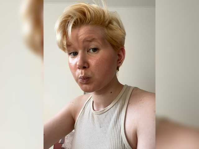 Larast live cam on BongaCams