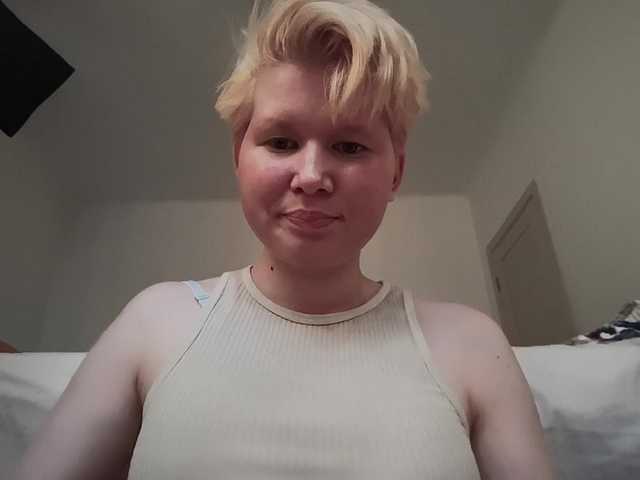 Larast live cam on BongaCams