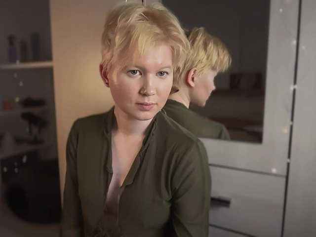 Larast live cam on BongaCams