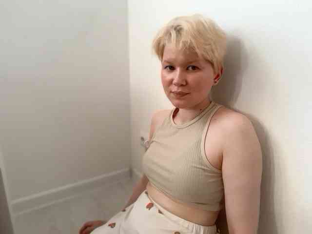 Larast Live Webcam on BongaCams