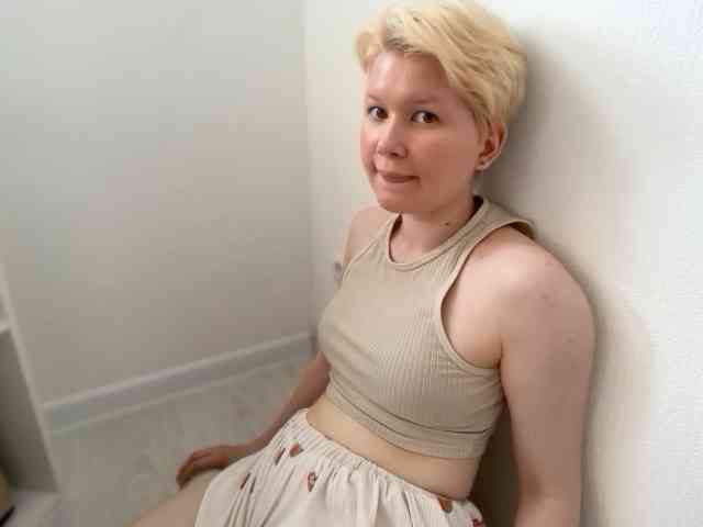 Larast Live Webcam on BongaCams
